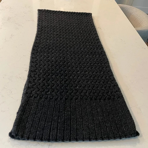 Zara Man Stylish Knit Scarf w Rib Trim Made in Turkey Charcoal Grey Sz M NWOT - Picture 2 of 7